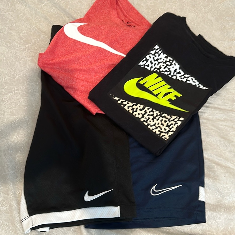 Nike t shirts